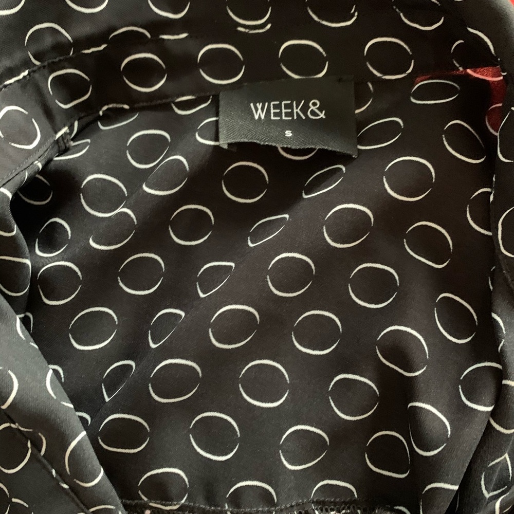 Beautiful, flattering blouse - Picture 3 of 3